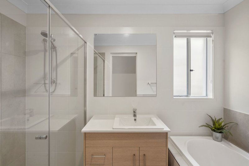 Photo - 24 Yellowstone Circuit, Yarrabilba QLD 4207 - Image 15