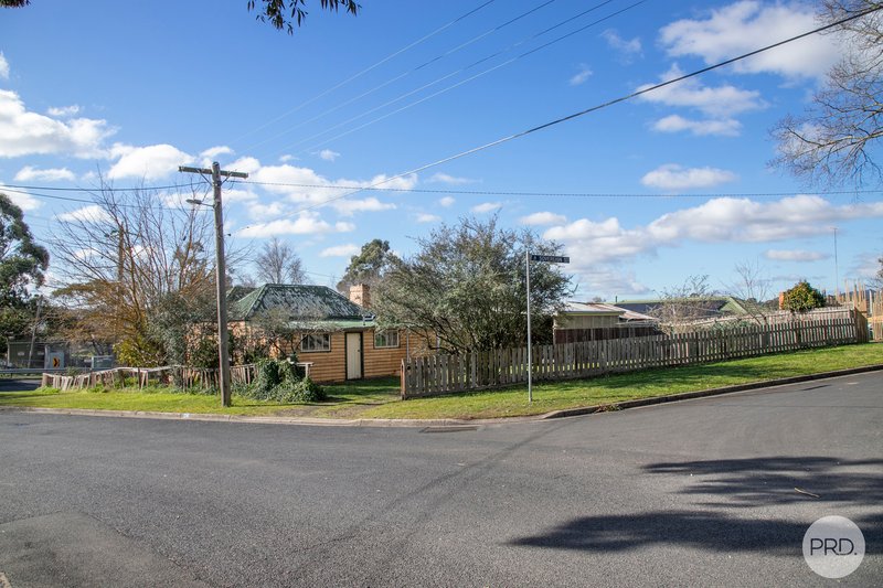 Photo - 24 York Street, Golden Point VIC 3350 - Image 11