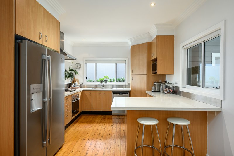 Photo - 24 Yowie Avenue, Caringbah South NSW 2229 - Image 9