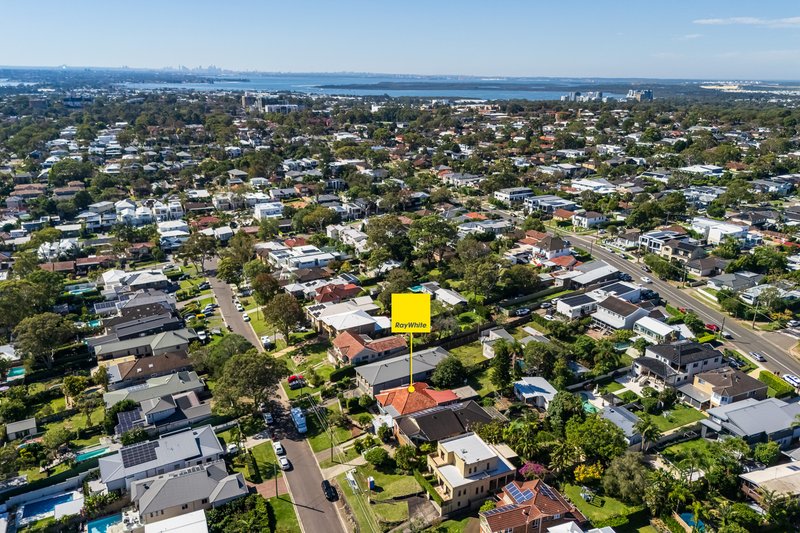 Photo - 24 Yowie Avenue, Caringbah South NSW 2229 - Image 21