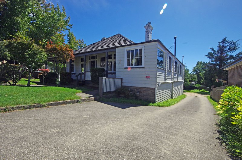 Photo - 2/40-42 Govetts Leap Road, Blackheath NSW 2785 - Image 1