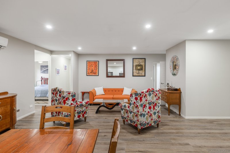 Photo - 2/40 Brimblecombe Drive, Middle Ridge QLD 4350 - Image 3