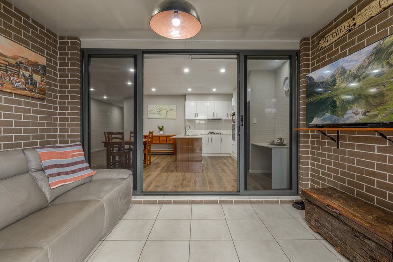 Photo - 2/40 Brimblecombe Drive, Middle Ridge QLD 4350 - Image 8