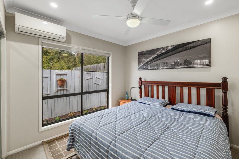 Photo - 2/40 Brimblecombe Drive, Middle Ridge QLD 4350 - Image 13