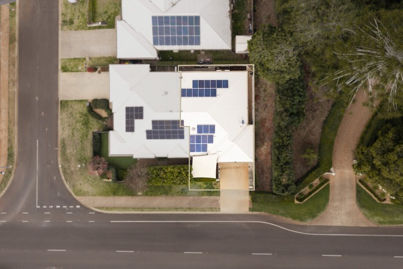 Photo - 2/40 Brimblecombe Drive, Middle Ridge QLD 4350 - Image 18