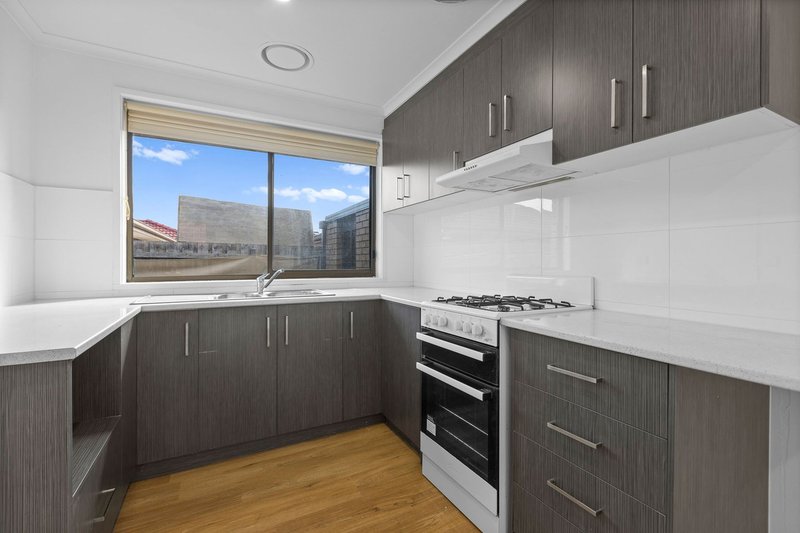 Photo - 2/40 Bruce Street, Dandenong VIC 3175 - Image 9