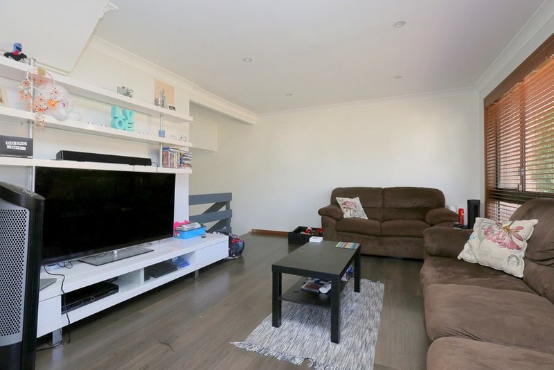 Photo - 2/40 Carnavon Crescent, Georges Hall NSW 2198 - Image 2