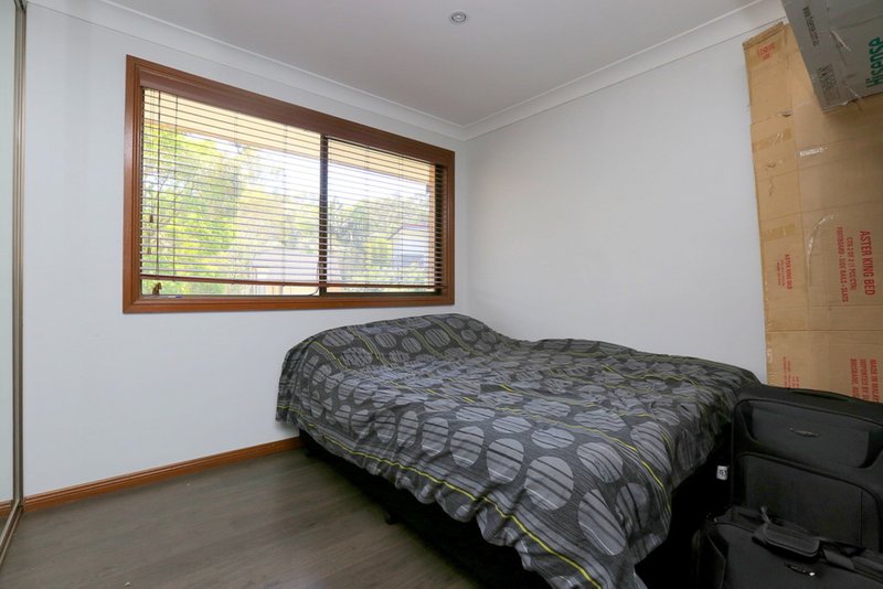 Photo - 2/40 Carnavon Crescent, Georges Hall NSW 2198 - Image 6