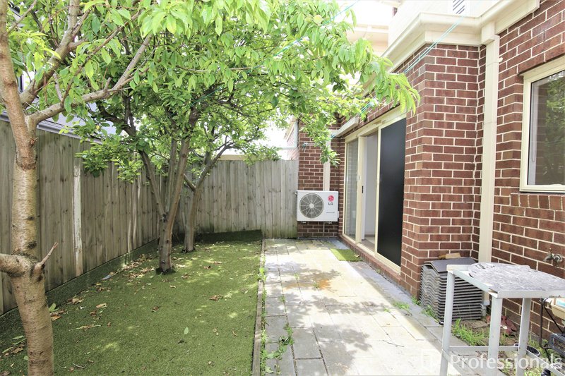 Photo - 2/40 David Street, Noble Park VIC 3174 - Image 2