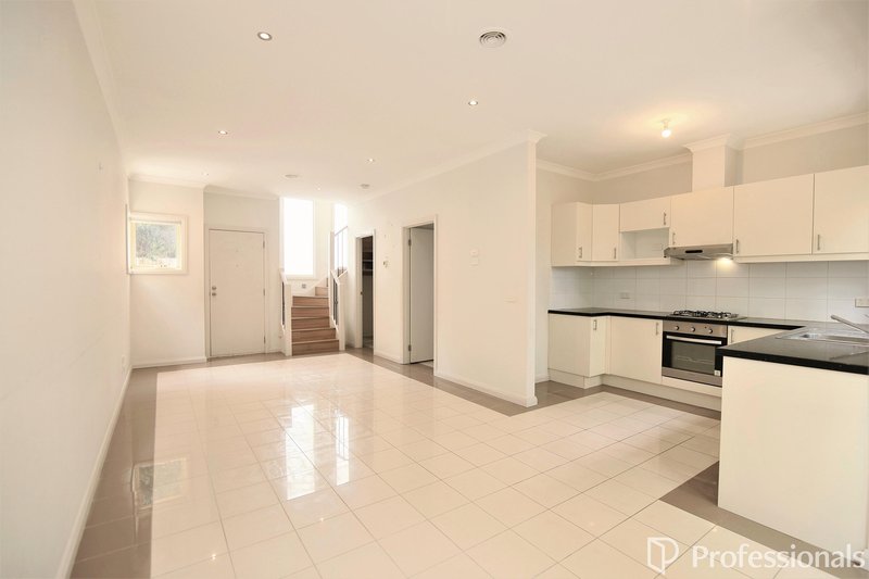 Photo - 2/40 David Street, Noble Park VIC 3174 - Image 4