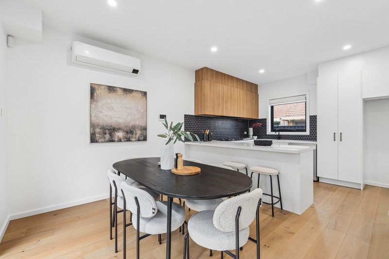 Photo - 2/40 Eisenhower Street, Reservoir VIC 3073 - Image 4