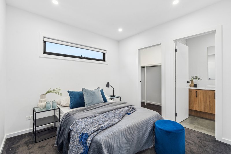 Photo - 2/40 Eisenhower Street, Reservoir VIC 3073 - Image 7