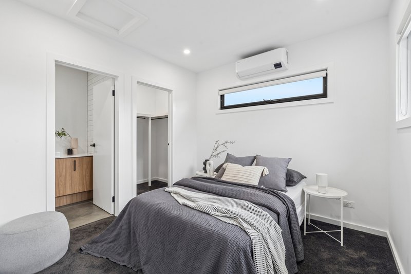 Photo - 2/40 Eisenhower Street, Reservoir VIC 3073 - Image 9
