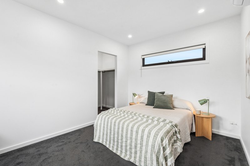 Photo - 2/40 Eisenhower Street, Reservoir VIC 3073 - Image 11