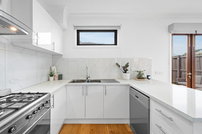 Photo - 2/40 Elder Street, Clarinda VIC 3169 - Image 4