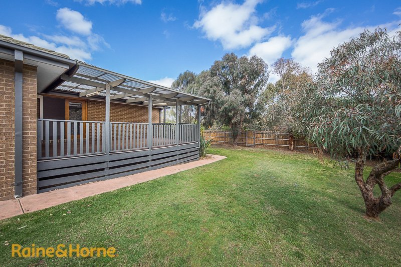 Photo - 240 Elizabeth Drive, Sunbury VIC 3429 - Image 11