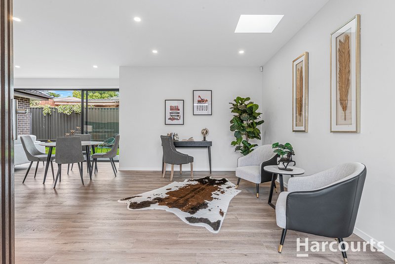 Photo - 2/40 Grenfell Road, Mount Waverley VIC 3149 - Image 3