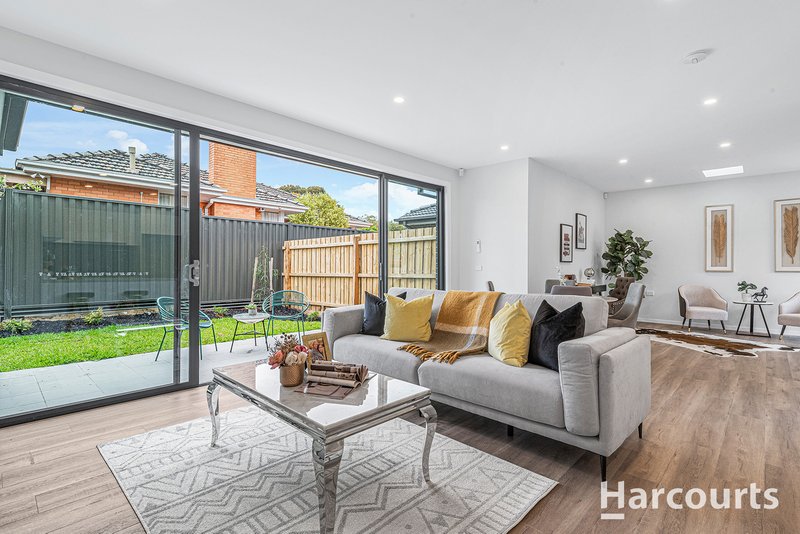 Photo - 2/40 Grenfell Road, Mount Waverley VIC 3149 - Image 6