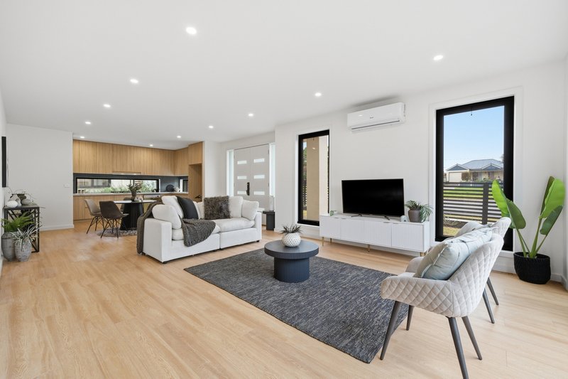 Photo - 2/40 Hall Road, Carrum Downs VIC 3201 - Image 4