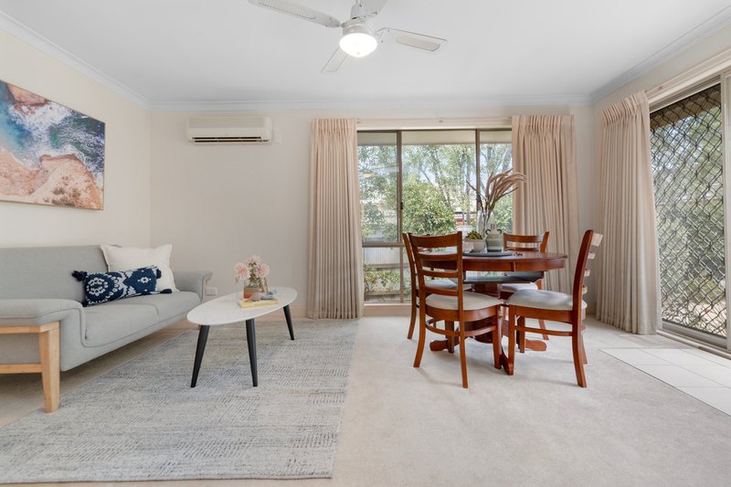 Photo - 2/40 Kemp Avenue, Mount Waverley VIC 3149 - Image 6