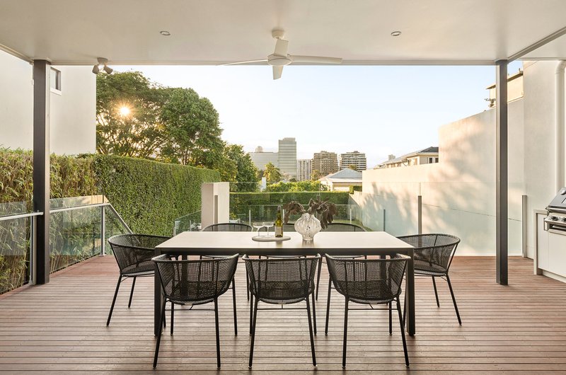 Photo - 240 Kent Street, New Farm QLD 4005 - Image 2