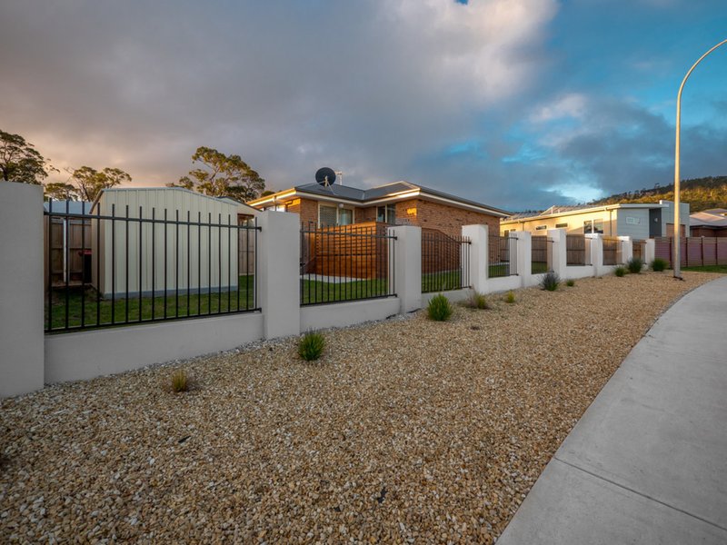 Photo - 2/40 Mariah Crescent, Oakdowns TAS 7019 - Image 15