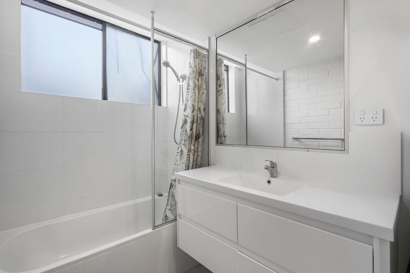 Photo - 2/40 Murev Way, Carrara QLD 4211 - Image 8