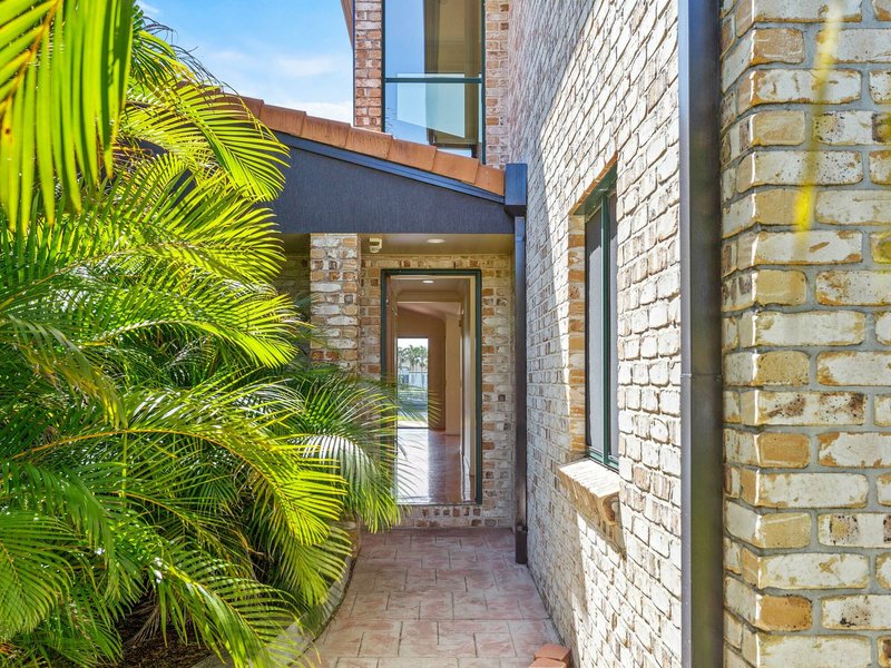 Photo - 2/40 Port Dr , Banksia Beach QLD 4507 - Image 4