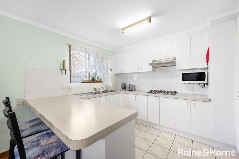 Photo - 2/40 Ross Road, Queanbeyan NSW 2620 - Image 5