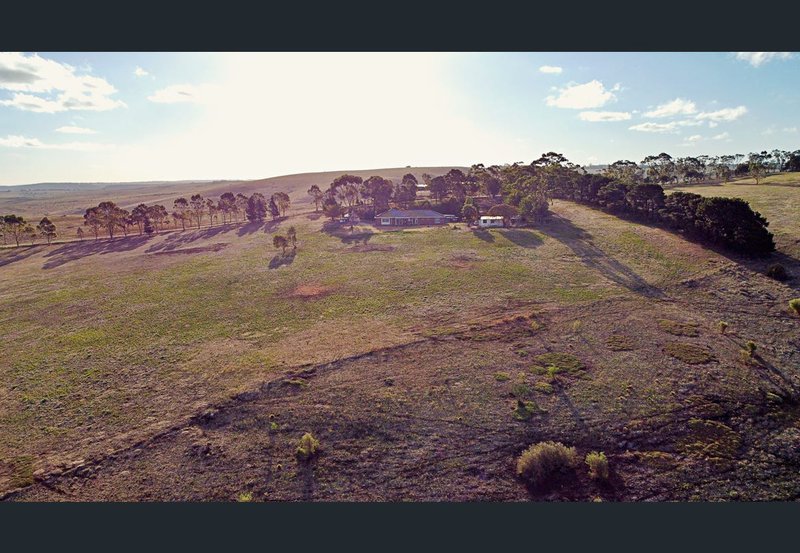 Photo - 240 Swans Road, Darley VIC 3340 - Image 15