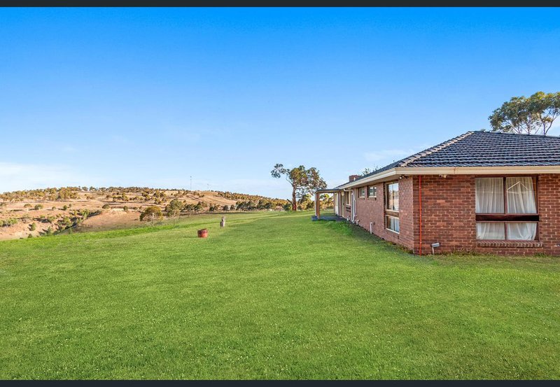 Photo - 240 Swans Road, Darley VIC 3340 - Image 12