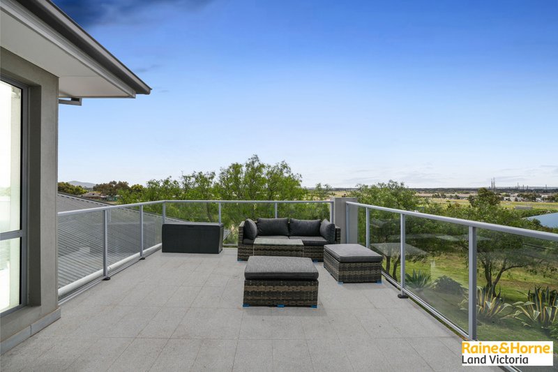 Photo - 240 Tower Hill Drive, Lovely Banks VIC 3213 - Image 12