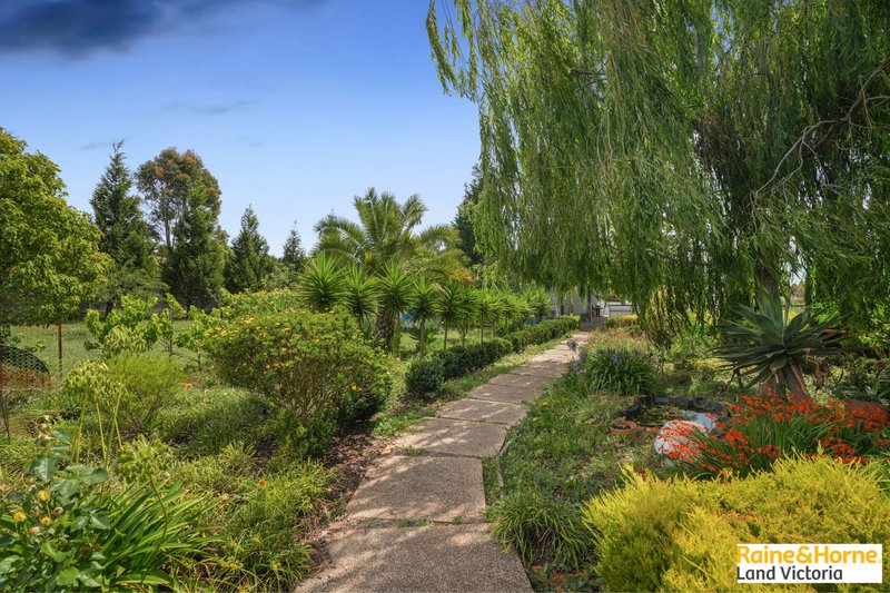 Photo - 240 Tower Hill Drive, Lovely Banks VIC 3213 - Image 13