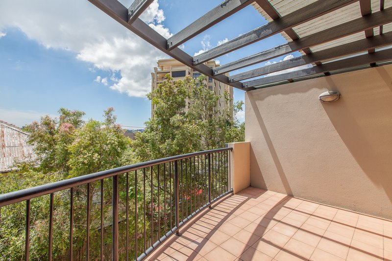 Photo - 240 Wellington Road, Kangaroo Point QLD 4169 - Image 6