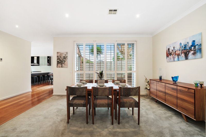 Photo - 2/40 Winbirra Parade, Ashwood VIC 3147 - Image 2