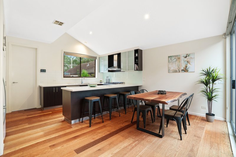 Photo - 2/40 Winbirra Parade, Ashwood VIC 3147 - Image 4
