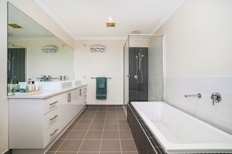 Photo - 2/40 Winbirra Parade, Ashwood VIC 3147 - Image 10