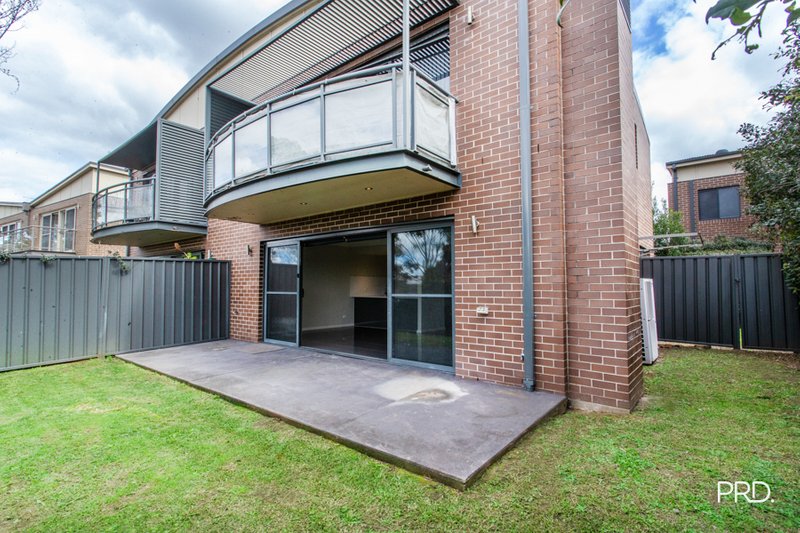 Photo - 2/400 Glenmore Parkway, Glenmore Park NSW 2745 - Image 3