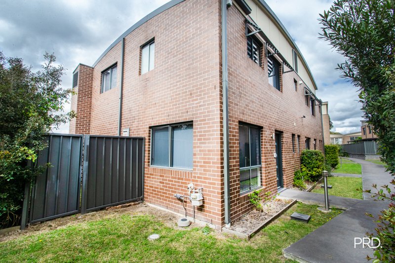 Photo - 2/400 Glenmore Parkway, Glenmore Park NSW 2745 - Image 20