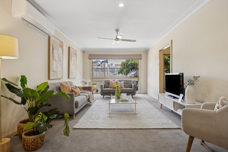 Photo - 2/401 Nepean Highway, Mordialloc VIC 3195 - Image 2