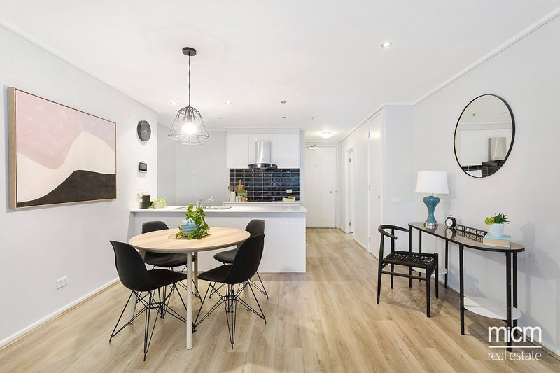 Photo - 2402/163 City Road, Southbank VIC 3006 - Image 6