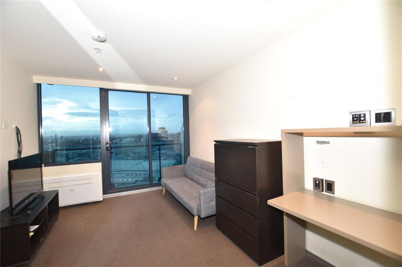 Photo - 2403/181 Abeckett Street, Melbourne VIC 3000 - Image 2