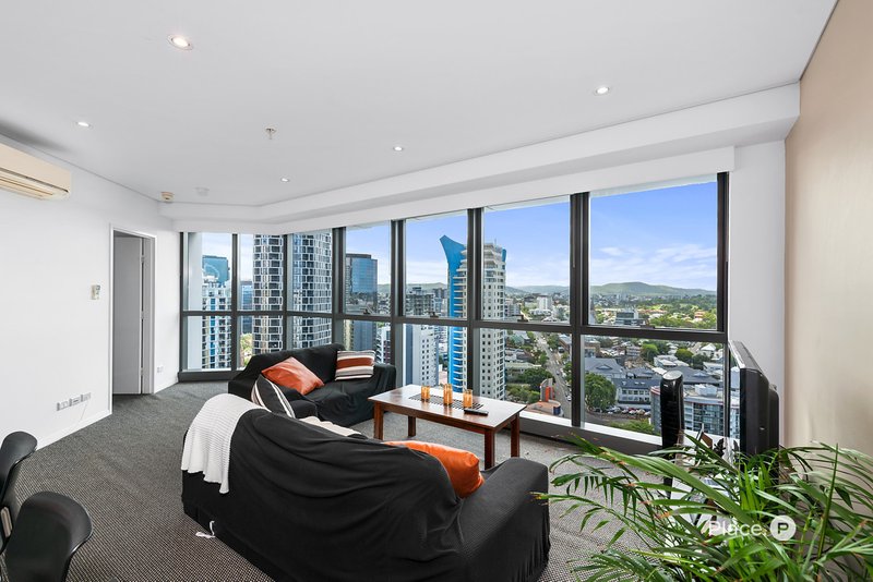 Photo - 2403/501 Adelaide Street, Brisbane City QLD 4000 - Image 3