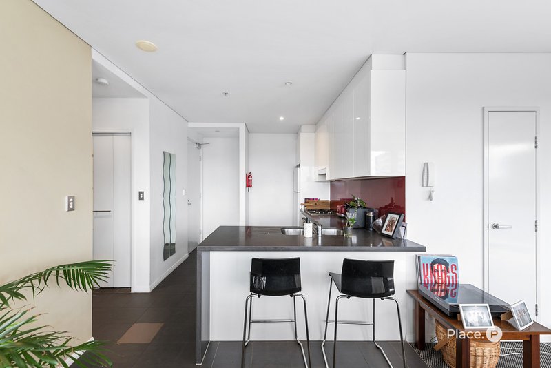Photo - 2403/501 Adelaide Street, Brisbane City QLD 4000 - Image 6