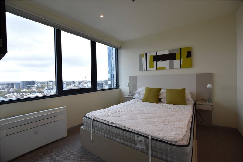 Photo - 2404/181 Abeckett Street, Melbourne VIC 3000 - Image 2