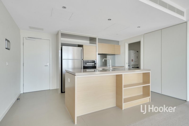 2404/9 Waterside Place, Docklands VIC 3008