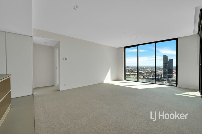 Photo - 2404/9 Waterside Place, Docklands VIC 3008 - Image 3