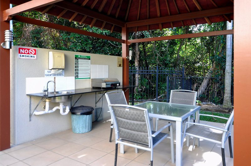 Photo - 2405/22-26 Clifton Road, Clifton Beach QLD 4879 - Image 12