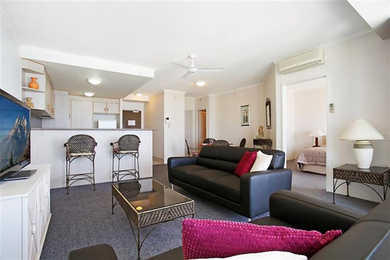 Photo - 2405/3400 Gold Coast Highway, Surfers Paradise QLD 4217 - Image 2