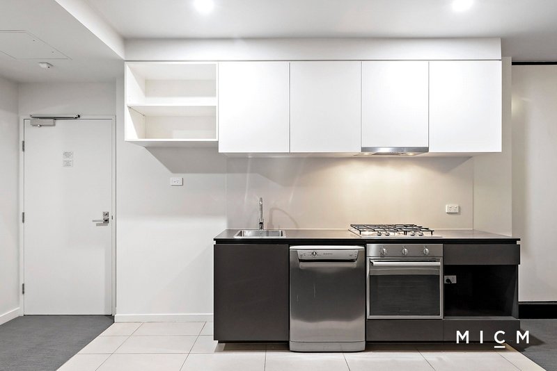 Photo - 2405/568 Collins Street, Melbourne VIC 3000 - Image 4